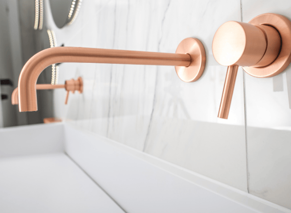 Pose de WC, douches et éviers sur mesure
